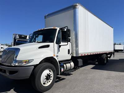 International 4300 26 ft Box Truck - 240HP, 6 Speed Automatic, Roll up Door, Liftgate