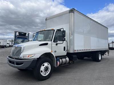 International 4300 26 ft Box Truck - 240HP, 6 Speed Automatic, Roll up Door, Liftgate
