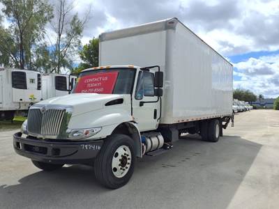 International 4300 26 ft Box Truck - 240HP, 6 Speed Automatic, Roll up Door, Liftgate
