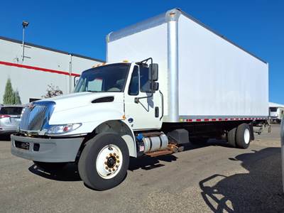 International 4300 26 ft Box Truck - 240HP, 6 Speed Automatic, Roll up Door, Liftgate