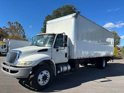 International 4300 26 ft Box Truck - 6 Speed Automatic, Roll up Door, Liftgate