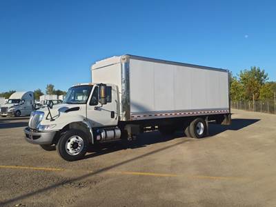 International 4300 24 ft Box Truck - 280HP, 6 Speed Automatic, Roll up Door