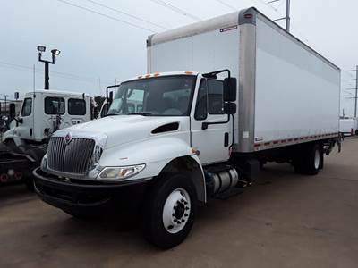 International 4300 26 ft Box Truck - 240HP, 6 Speed Automatic, Roll up Door, Liftgate