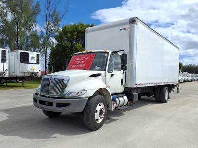 International 4300 26 ft Box Truck - 240HP, 6 Speed Automatic, Roll up Door, Liftgate