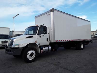 International 4300 26 ft Box Truck - 240HP, 6 Speed Automatic, Roll up Door, Liftgate