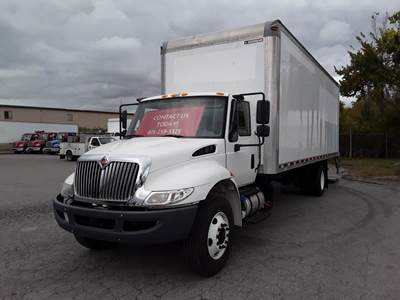 International 4300 26 ft Box Truck - 240HP, 6 Speed Automatic, Roll up Door, Liftgate