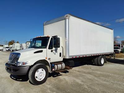 International 4300 26 ft Box Truck - 240HP, 6 Speed Automatic, Roll up Door, Liftgate