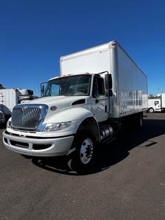 International 4300 26 ft Box Truck - 240HP, 6 Speed Automatic, Roll up Door, Liftgate