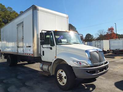 International 4300 26 ft Box Truck - 240HP, 6 Speed Automatic, Roll up Door, Liftgate