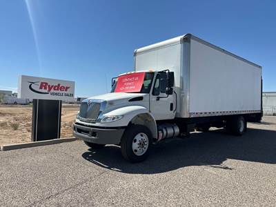 International 4300 26 ft Box Truck - 240HP, 6 Speed Automatic, Roll up Door, Liftgate