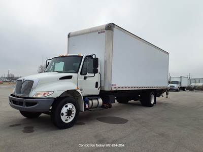 International 4300 26 ft Box Truck - 240HP, 6 Speed Automatic, Roll up Door, Liftgate
