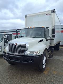 International 4300 26 ft Box Truck - 250HP, 6 Speed Automatic, Roll up Door, Liftgate