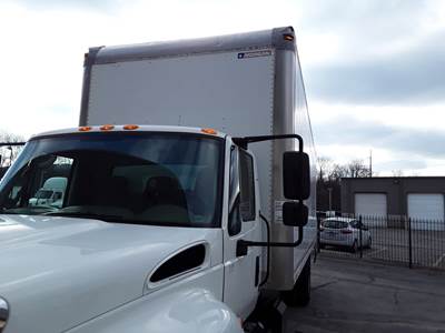 International 4300 26 ft Box Truck - 240HP, 6 Speed Automatic, Roll up Door, Liftgate