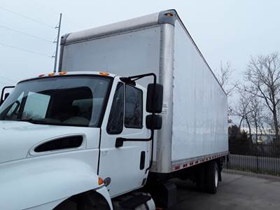 International 4300 26 ft Box Truck - 240HP, 6 Speed Automatic, Roll up Door, Liftgate