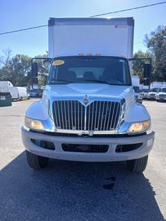 International 4300 26 ft Box Truck - 250HP, 6 Speed Automatic, Roll up Door, Liftgate