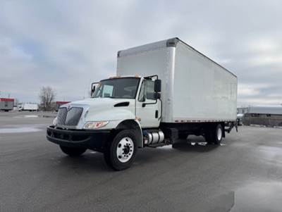 International 4300 26 ft Box Truck - 240HP, 6 Speed Automatic, Roll up Door, Liftgate
