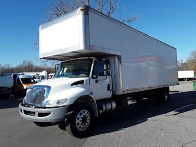 International 4300 28 ft Box Truck - 250HP, 6 Speed Automatic, Roll up Door