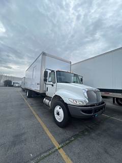 International 4300 26 ft Box Truck - 240HP, 6 Speed Automatic, Roll up Door, Liftgate