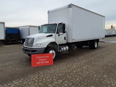 International 4300 26 ft Box Truck - 240HP, 6 Speed Automatic, Roll up Door