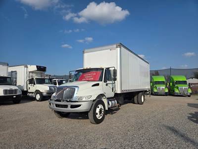 International 4300 26 ft Box Truck - 240HP, 6 Speed Automatic, Roll up Door, Liftgate