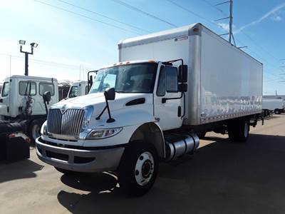 International 4300 26 ft Box Truck - 240HP, 6 Speed Automatic, Roll up Door, Liftgate