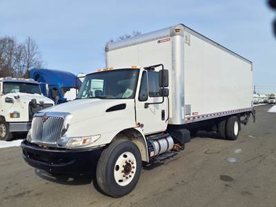International 4300 26 ft Box Truck - 240HP, 6 Speed Automatic, Roll up Door, Liftgate