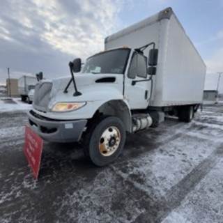 International 4300 26 ft Box Truck - 240HP, 6 Speed Automatic, Roll up Door, Liftgate