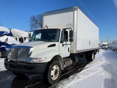 International 4300 26 ft Box Truck - 250HP, 6 Speed Automatic, Roll up Door, Liftgate