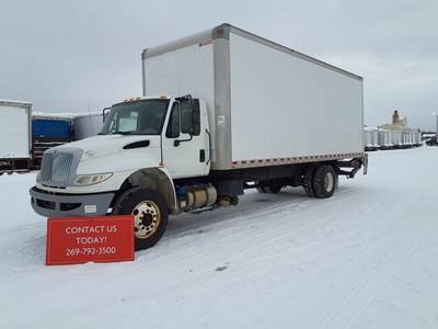 International 4300 26 ft Box Truck - 240HP, 6 Speed Automatic, Roll up Door, Liftgate