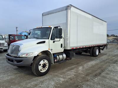International 4300 26 ft Box Truck - 240HP, 6 Speed Automatic, Roll up Door, Liftgate