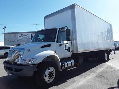 International 4300 26 ft Box Truck - 240HP, 6 Speed Automatic, Roll up Door, Liftgate
