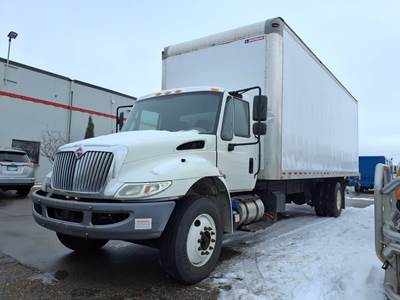 International 4300 26 ft Box Truck - 240HP, 6 Speed Automatic, Roll up Door, Liftgate