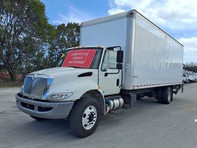 International 4300 26 ft Box Truck - 240HP, 6 Speed Automatic, Roll up Door, Liftgate