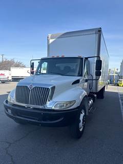 International 4300 26 ft Box Truck - 240HP, 6 Speed Automatic, Roll up Door, Liftgate