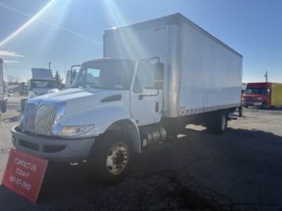 International 4300 24 ft Box Truck - 240HP, 6 Speed Automatic, Roll up Door, Liftgate