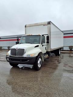International 4300 26 ft Box Truck - 240HP, 6 Speed Automatic, Roll up Door, Liftgate