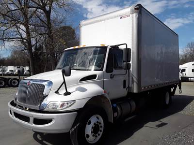 International 4300 18 ft Box Truck - 240HP, 7 Speed Automatic, Roll up Door, Liftgate