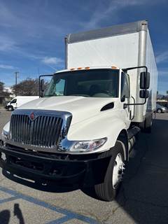 International 4300 26 ft Box Truck - 240HP, 6 Speed Automatic, Roll up Door, Liftgate
