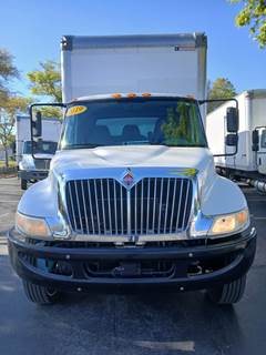 International 4300 26 ft Box Truck - 240HP, 6 Speed Automatic, Roll up Door, Liftgate
