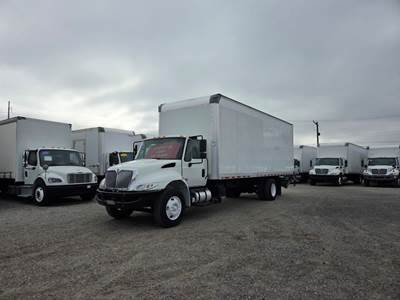 International 4300 26 ft Box Truck - 240HP, 7 Speed Automatic, Roll up Door, Liftgate