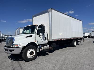 International 4300 26 ft Box Truck - 240HP, 6 Speed Automatic, Roll up Door, Liftgate