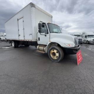 International 4300 26 ft Box Truck - 240HP, 6 Speed Automatic, Roll up Door, Liftgate