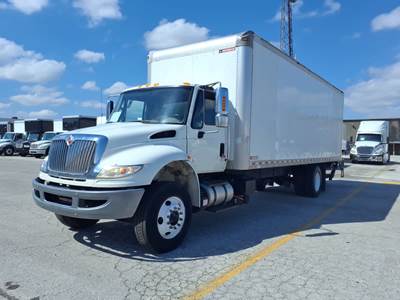 International 4300 26 ft Box Truck - 240HP, 6 Speed Automatic, Roll up Door, Liftgate