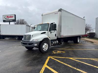 International 4300 26 ft Box Truck - 240HP, 7 Speed Automatic, Roll up Door