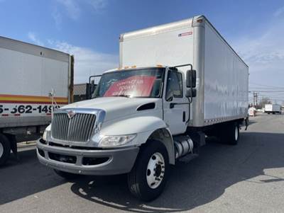 International 4300 26 ft Box Truck - 240HP, 6 Speed Automatic, Roll up Door, Liftgate