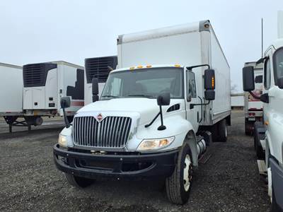 International 4300 26 ft Box Truck - 280HP, 6 Speed Automatic, Roll up Door
