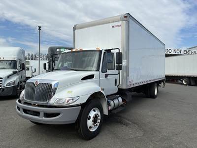 International 4300 26 ft Box Truck - 240HP, 6 Speed Automatic, Roll up Door, Liftgate