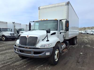 International 4300 26 ft Box Truck - 280HP, 6 Speed Automatic, Roll up Door