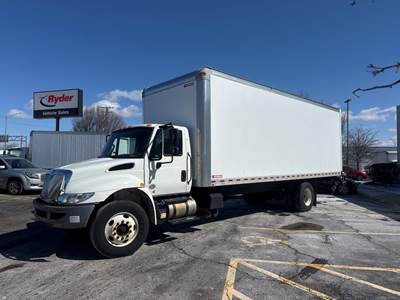 International 4300 26 ft Box Truck - 240HP, 6 Speed Automatic, Roll up Door, Liftgate