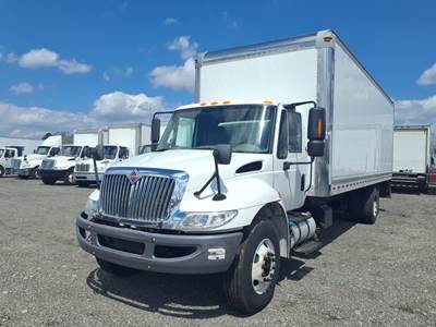 International 4300 26 ft Box Truck - 280HP, 6 Speed Automatic, Roll up Door